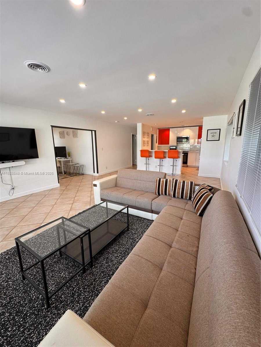 Small Image of 1406 POLK ST, Hollywood Number 5
