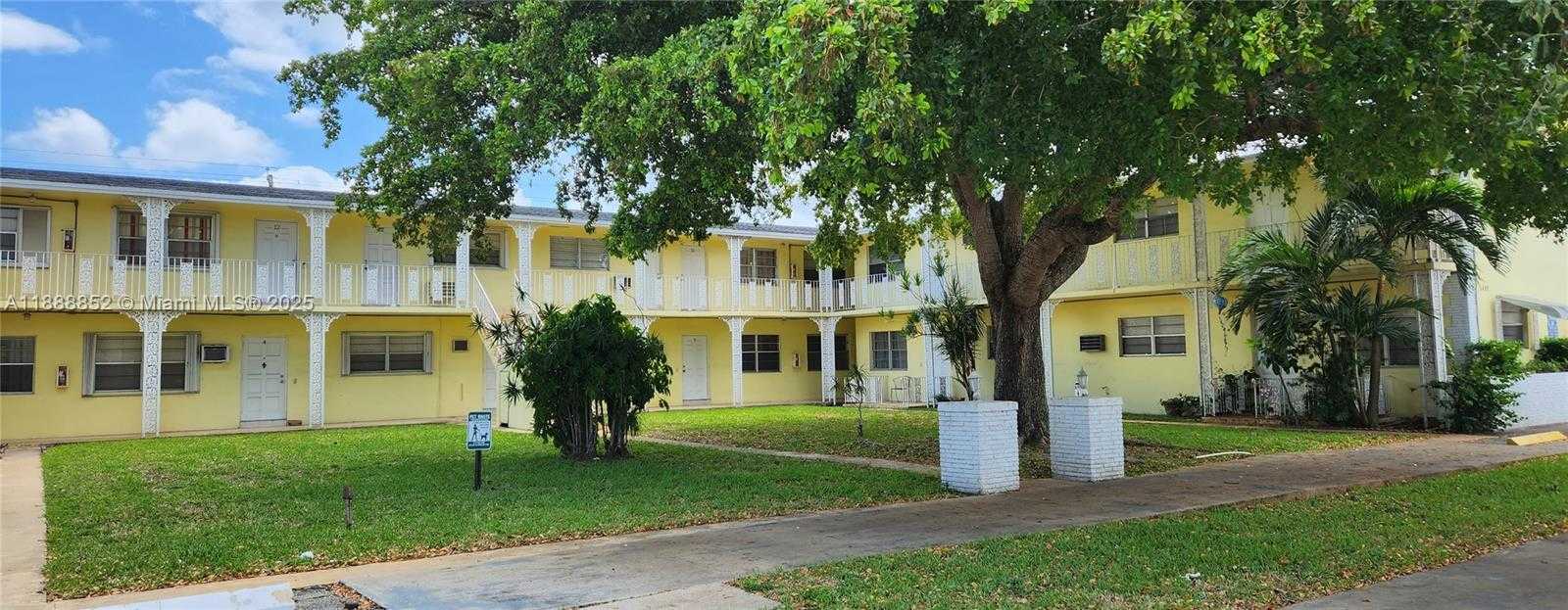 Small Image of 5400 HOLLYWOOD BLVD #16, Hollywood Number 1