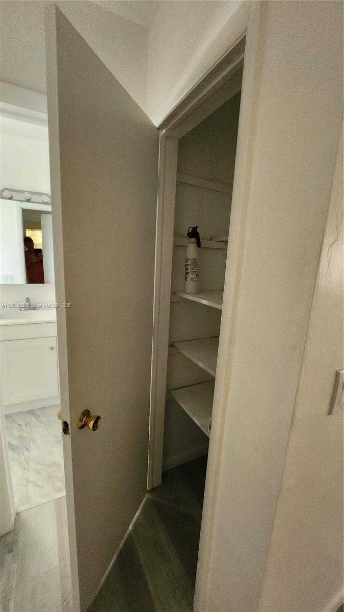 Small Image of 5400 HOLLYWOOD BLVD #16, Hollywood Number 15