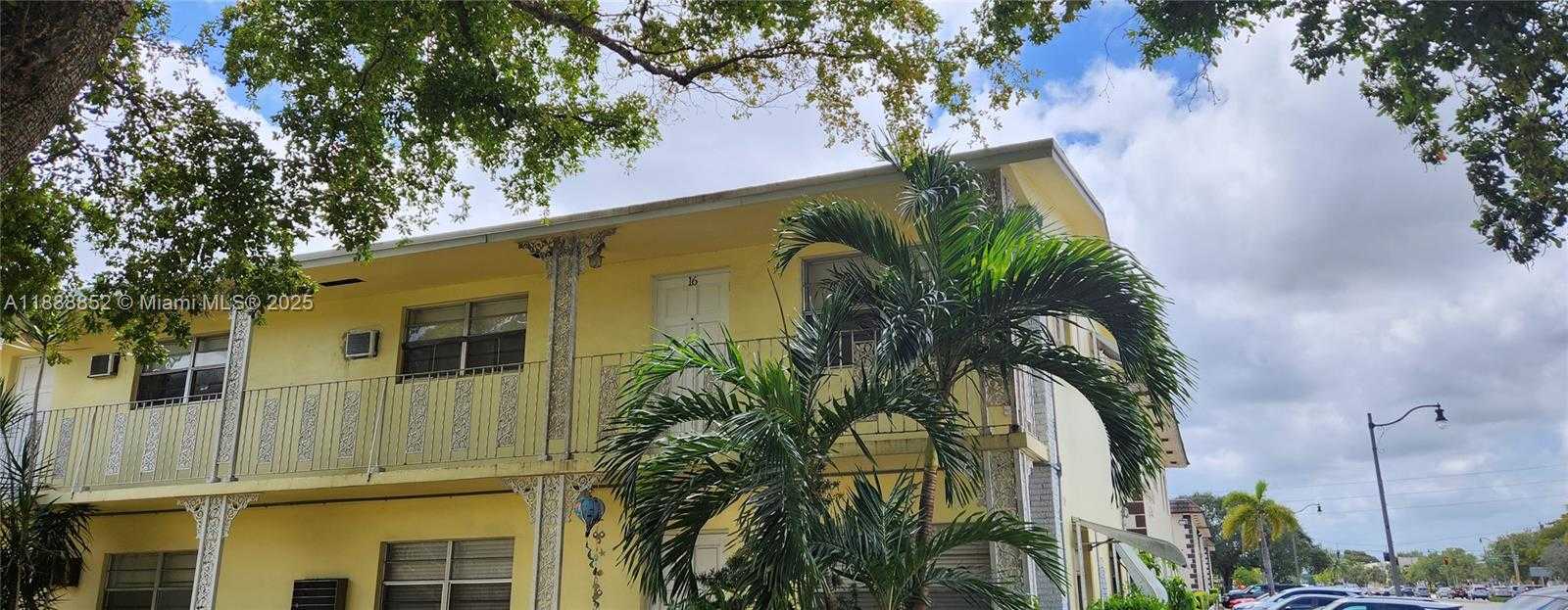 Small Image of 5400 HOLLYWOOD BLVD #16, Hollywood Number 2