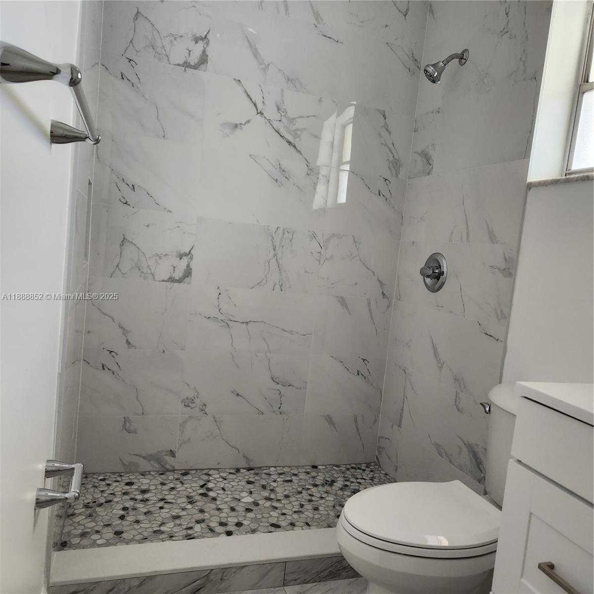 Small Image of 5400 HOLLYWOOD BLVD #16, Hollywood Number 22