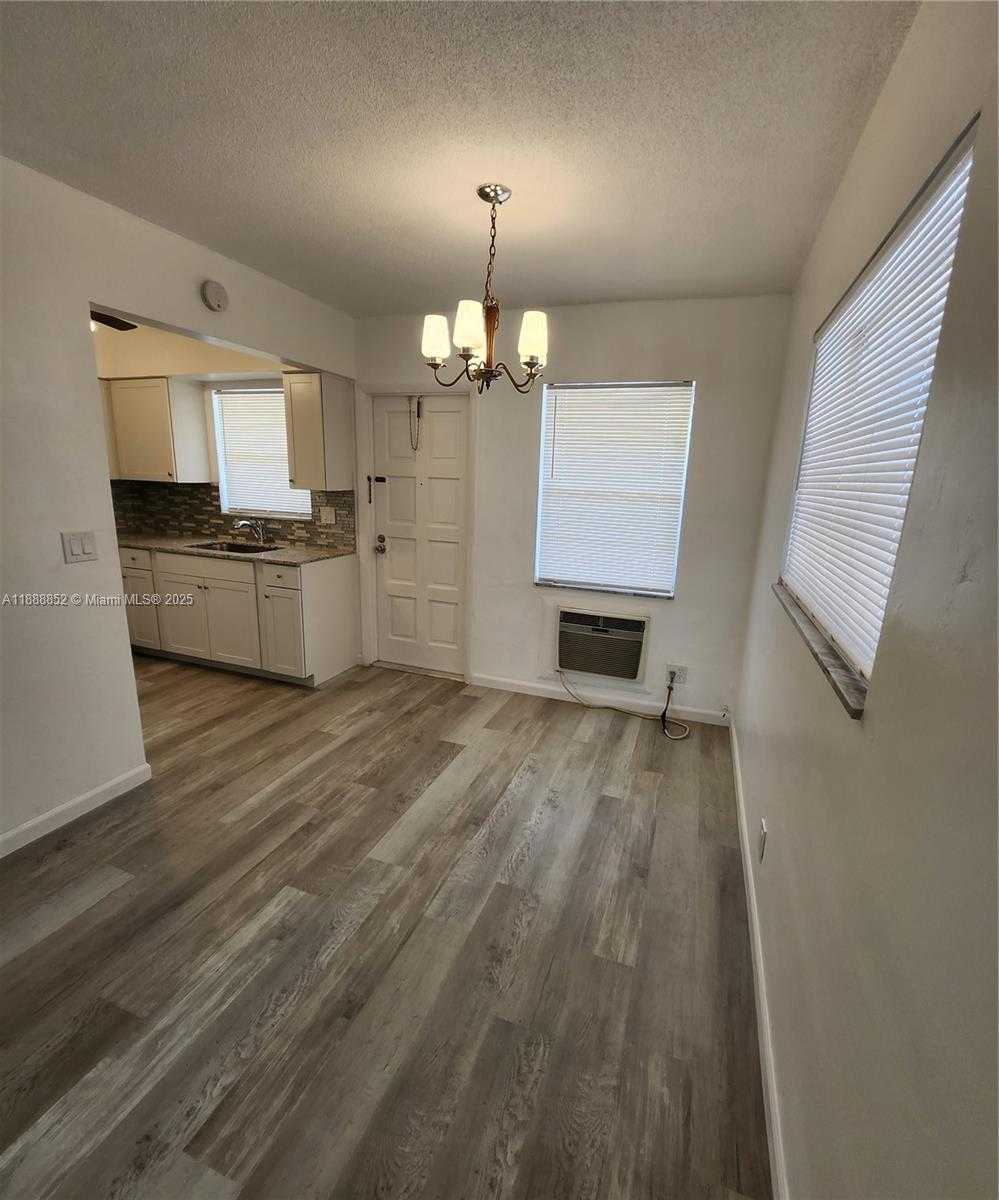 Small Image of 5400 HOLLYWOOD BLVD #16, Hollywood Number 5