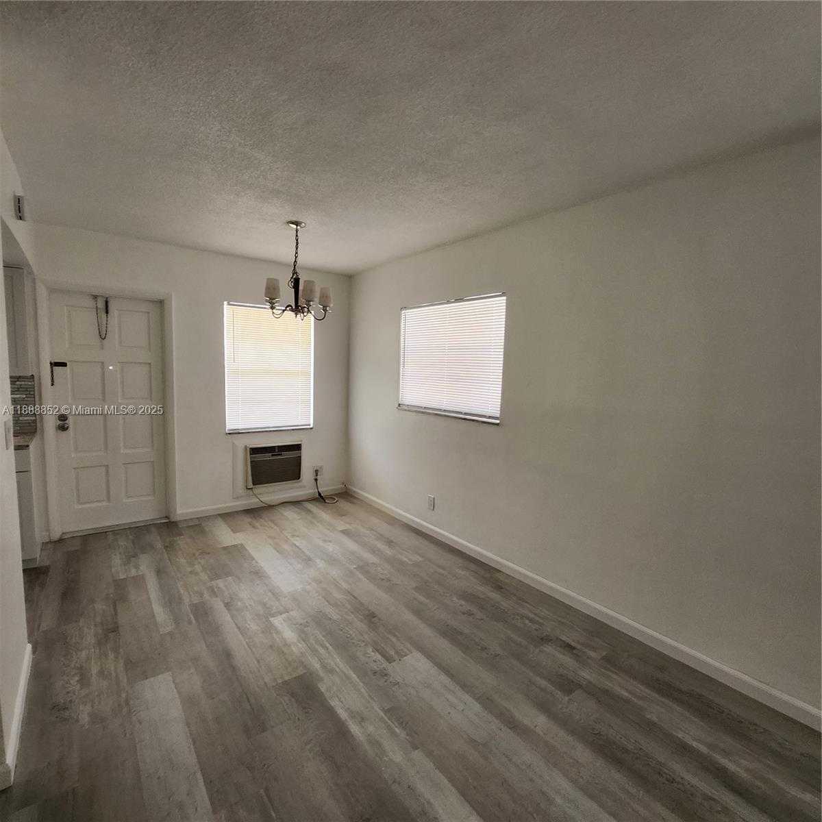 Small Image of 5400 HOLLYWOOD BLVD #16, Hollywood Number 7