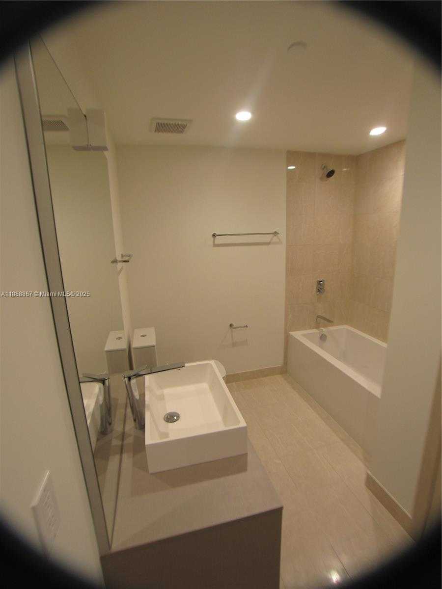Small Image of 1000 BRICKELL PLZ #4805, Miami Number 16