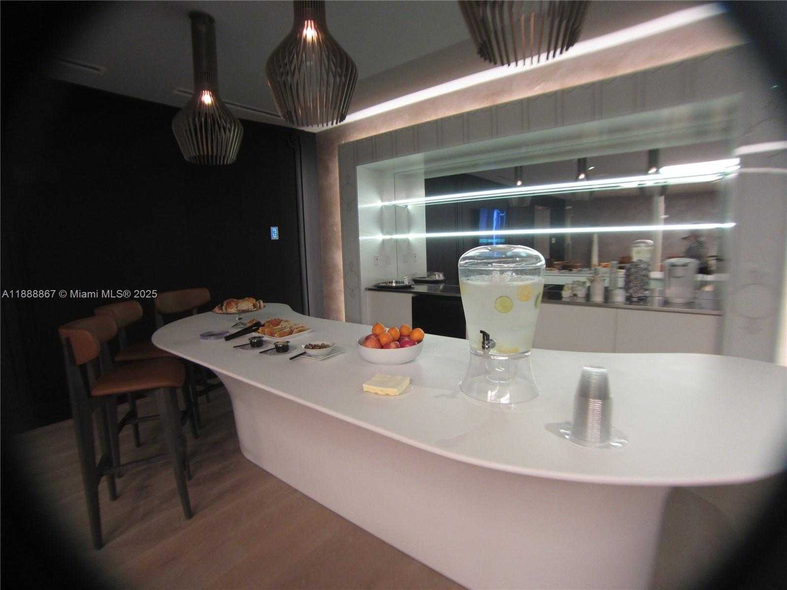 Small Image of 1000 BRICKELL PLZ #4805, Miami Number 44