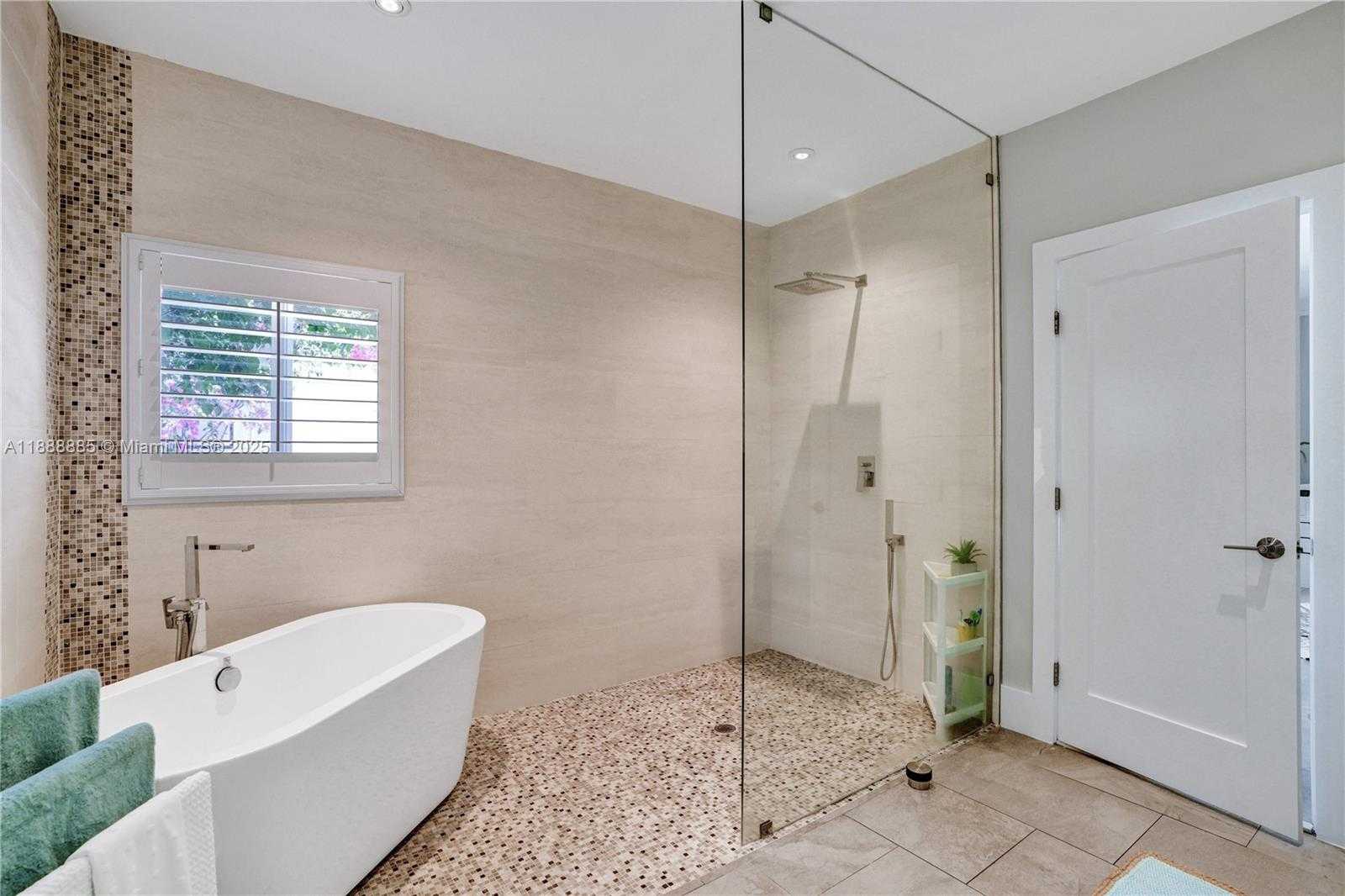 Small Image of 4705 GRANADA BLVD, Coral Gables Number 31