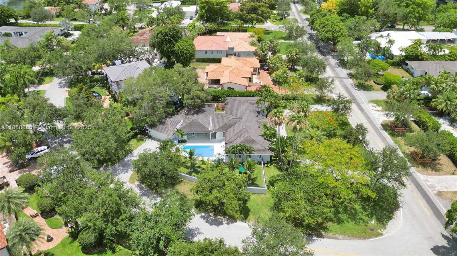 Small Image of 4705 GRANADA BLVD, Coral Gables Number 44