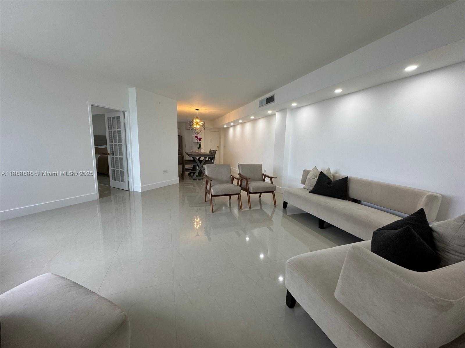 Small Image of 999 BRICKELL BAY DR #504, Miami Number 20