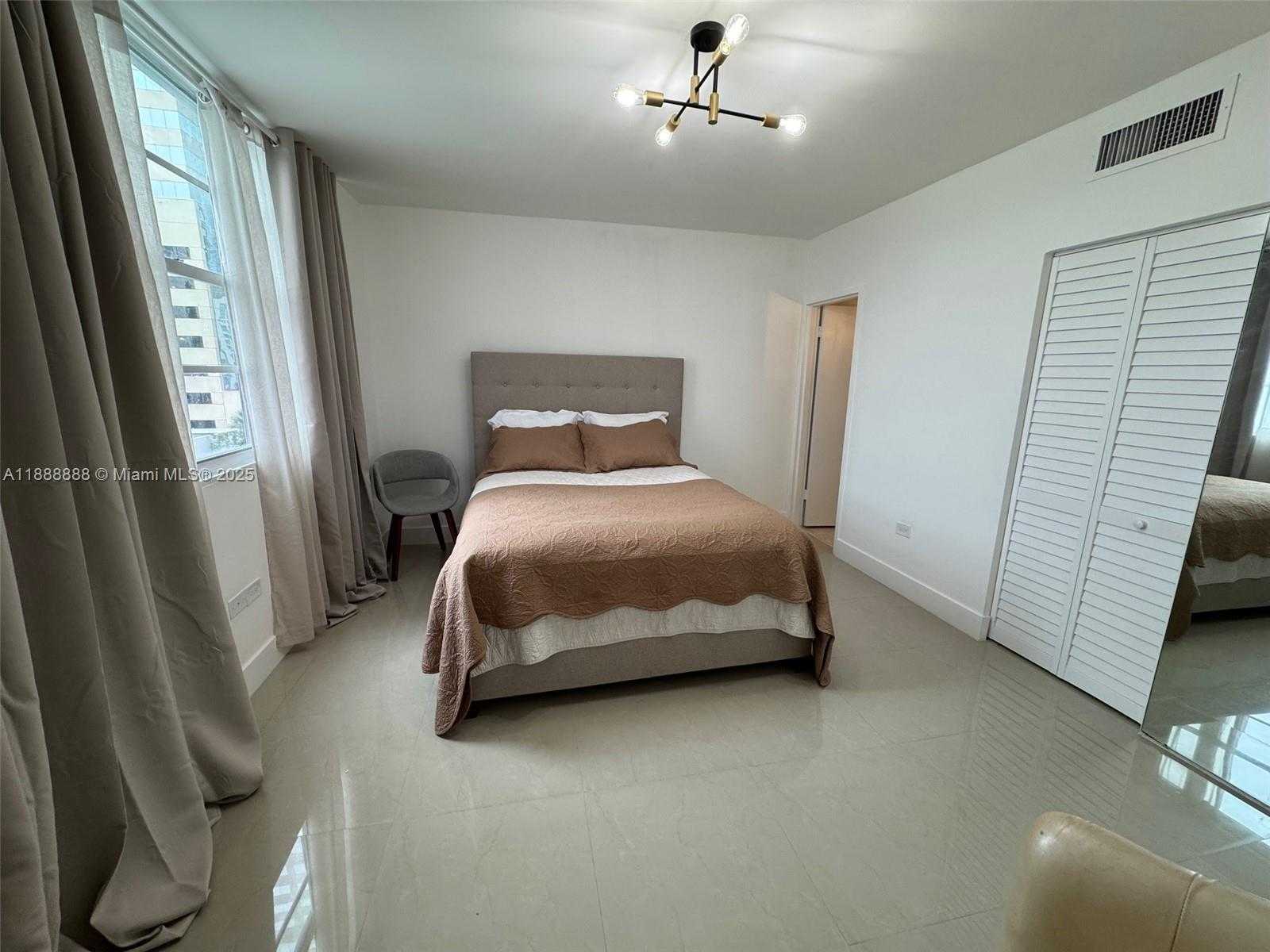 Small Image of 999 BRICKELL BAY DR #504, Miami Number 24