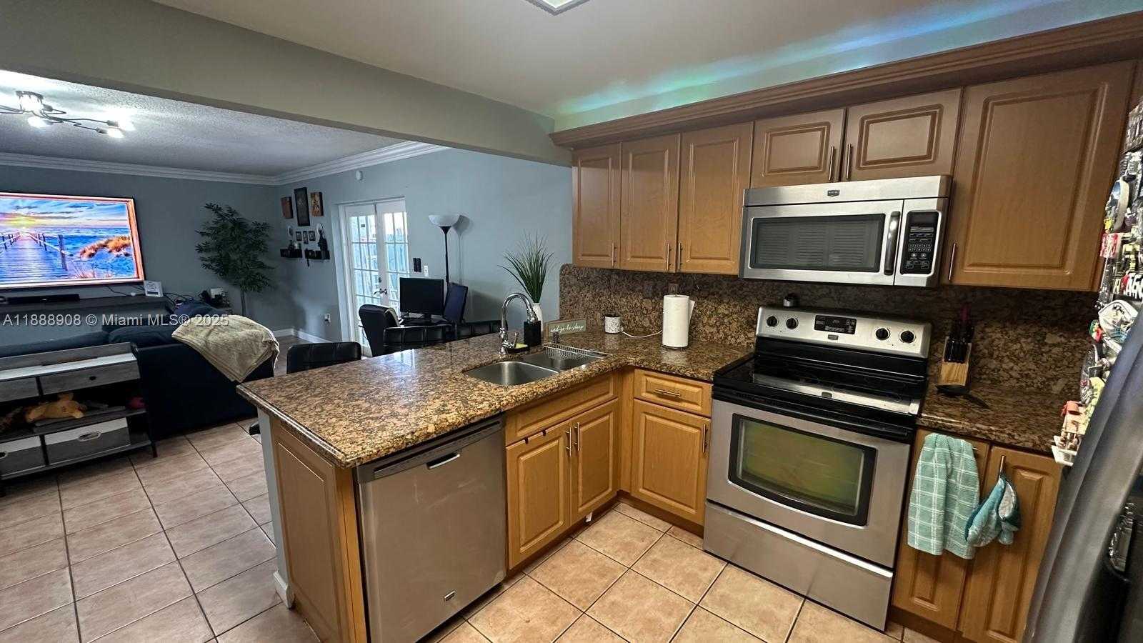 Small Image of 15430 SOUTH WEST 81ST CIR LN #85, Miami Number 11