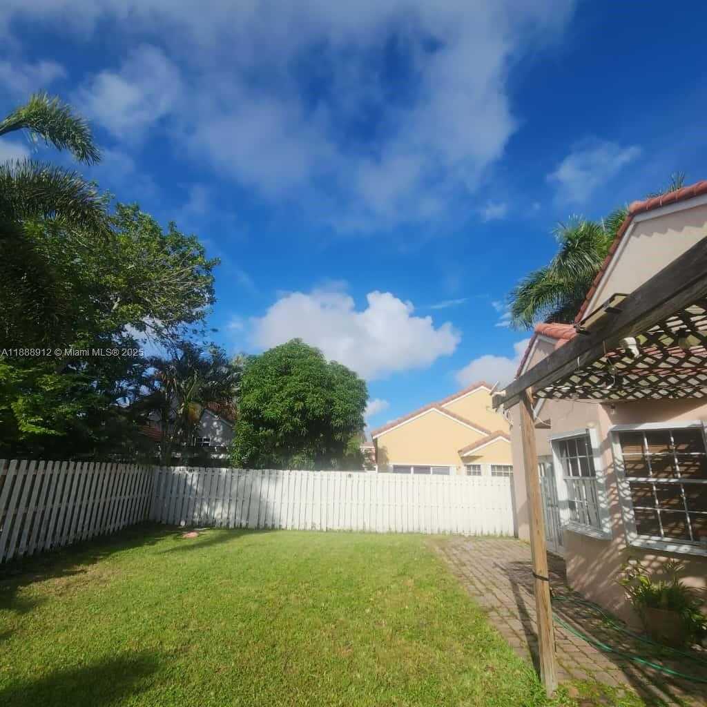 Small Image of 577 BRIDGETON RD #577, Weston Number 14
