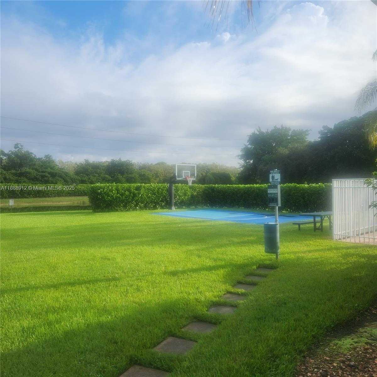Small Image of 577 BRIDGETON RD #577, Weston Number 18