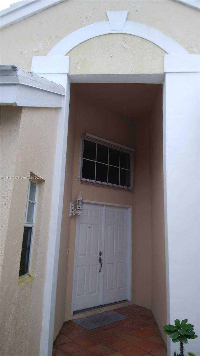 Small Image of 577 BRIDGETON RD #577, Weston Number 3