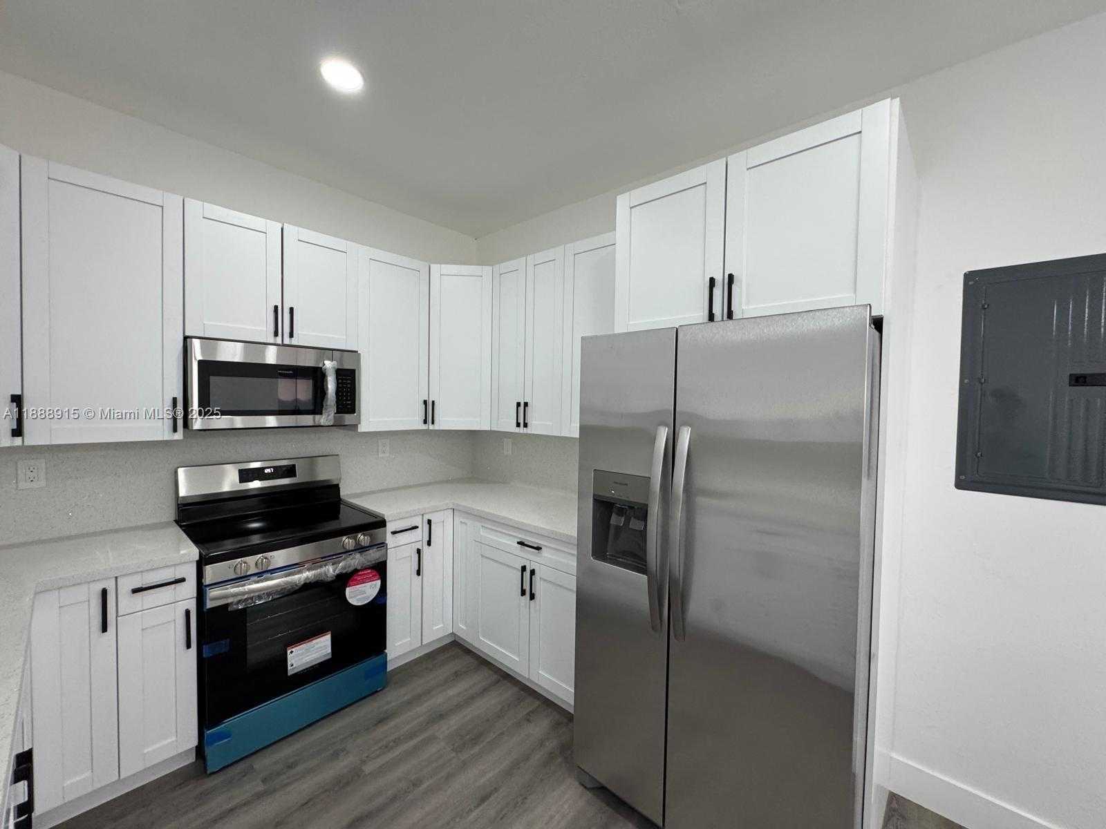 Small Image of 3039 NORTH WEST 51ST TER, Miami Number 10