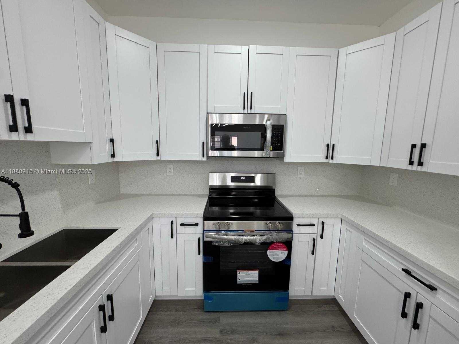 Small Image of 3039 NORTH WEST 51ST TER, Miami Number 11