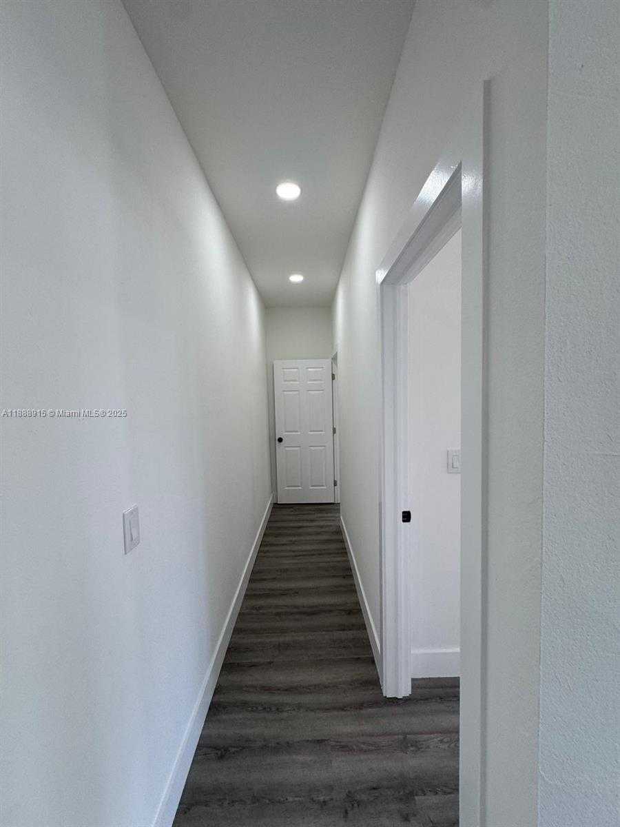 Small Image of 3039 NORTH WEST 51ST TER, Miami Number 15