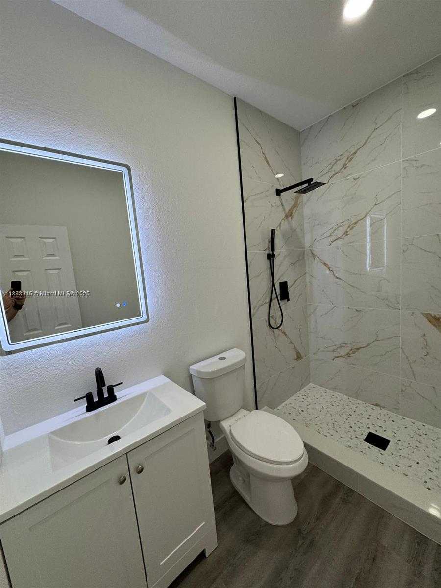 Small Image of 3039 NORTH WEST 51ST TER, Miami Number 19