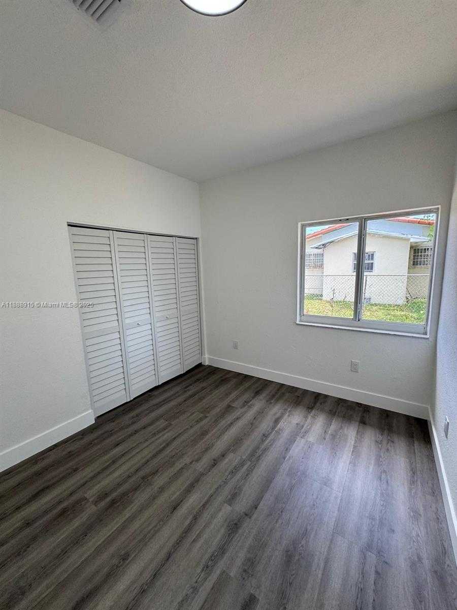 Small Image of 3039 NORTH WEST 51ST TER, Miami Number 29