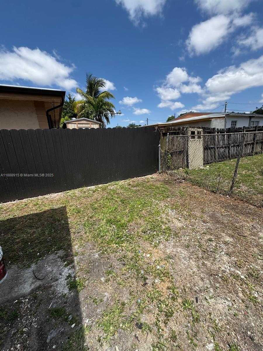 Small Image of 3039 NORTH WEST 51ST TER, Miami Number 33