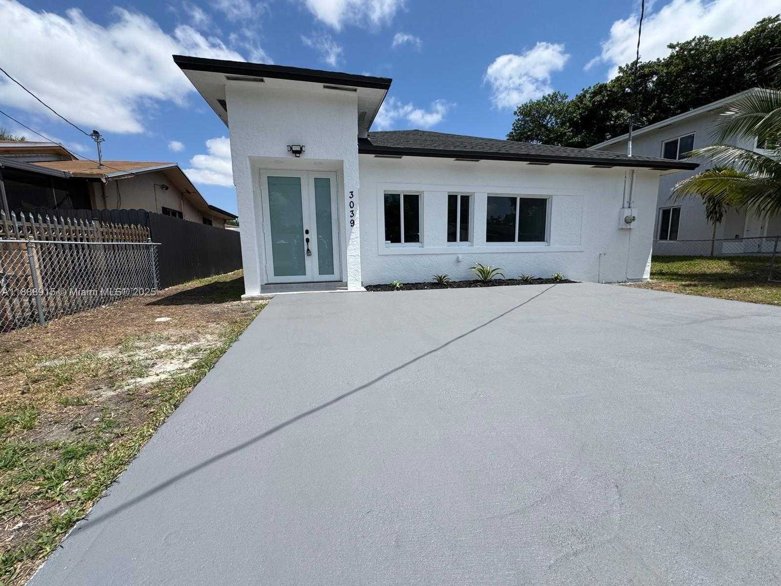 Small Image of 3039 NORTH WEST 51ST TER, Miami Number 4