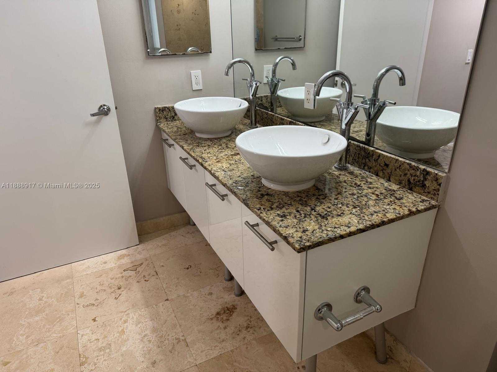 Small Image of 41 SOUTH EAST 5TH ST #501, Miami Number 23