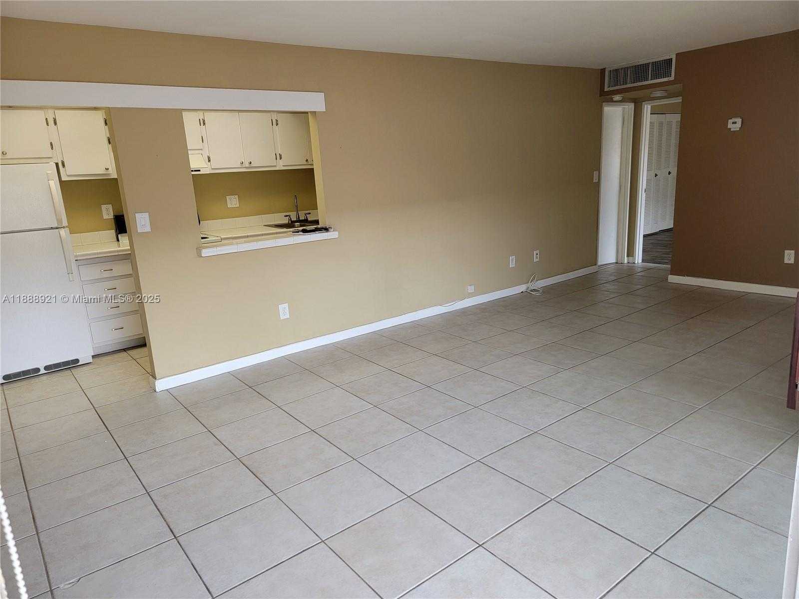 Small Image of 4440 NORTH WEST 79TH AVE #2G, Doral Number 3