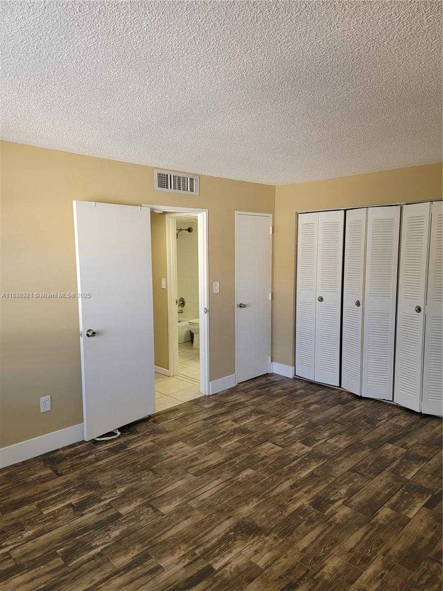 Small Image of 4440 NORTH WEST 79TH AVE #2G, Doral Number 7