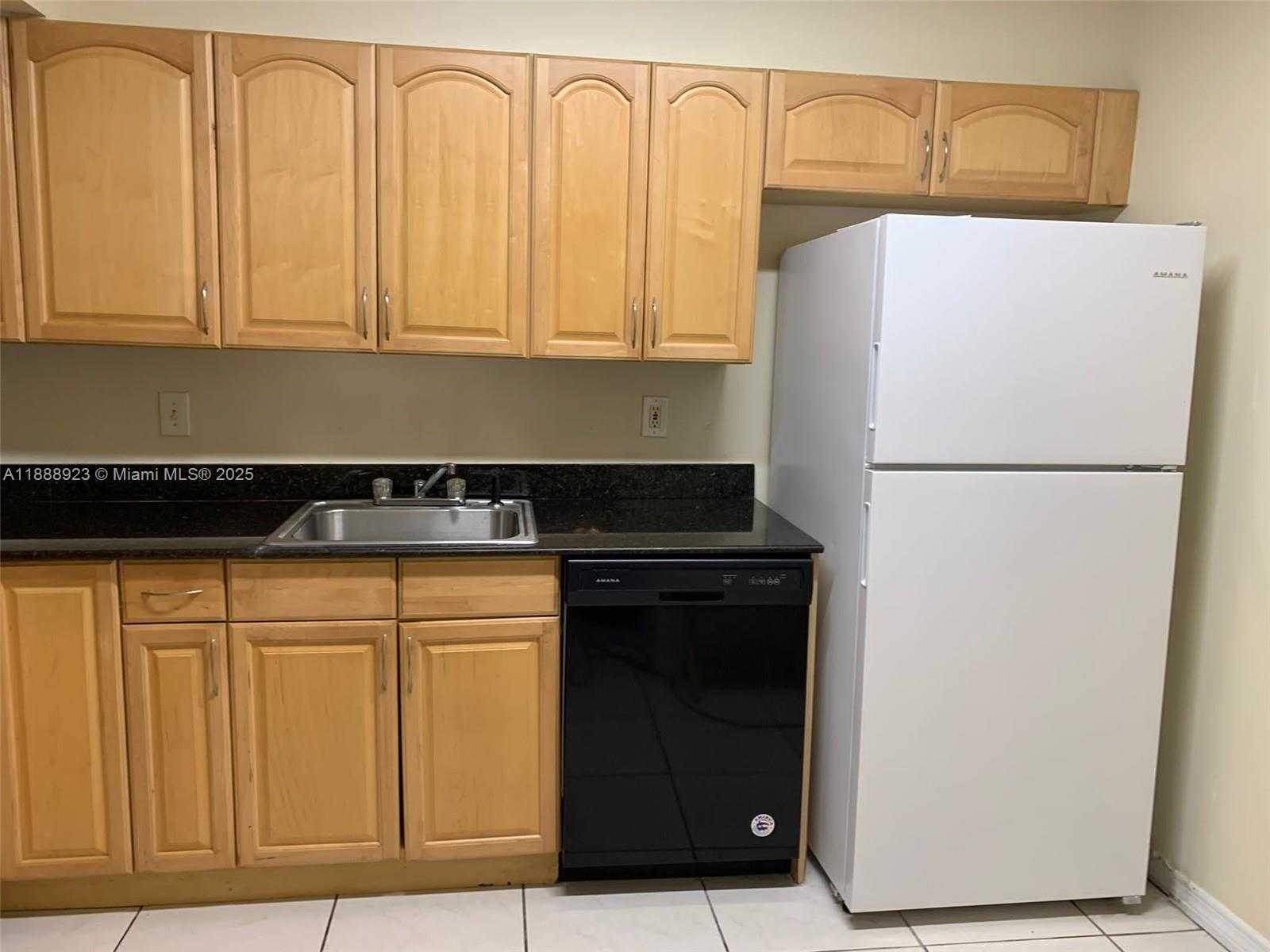 Small Image of 901 HILLCREST DR #409, Hollywood Number 13