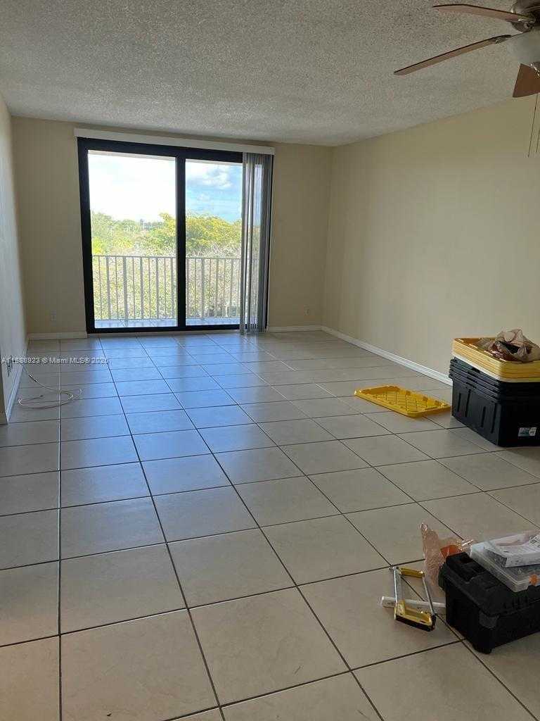 Small Image of 901 HILLCREST DR #409, Hollywood Number 14