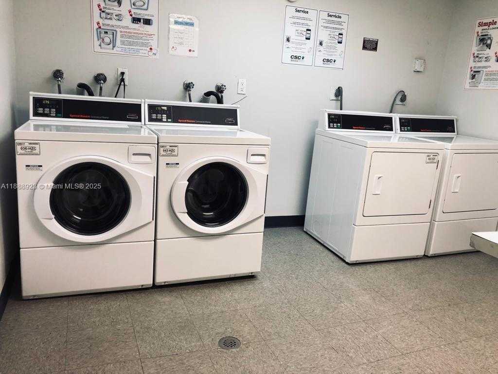 Small Image of 901 HILLCREST DR #409, Hollywood Number 20