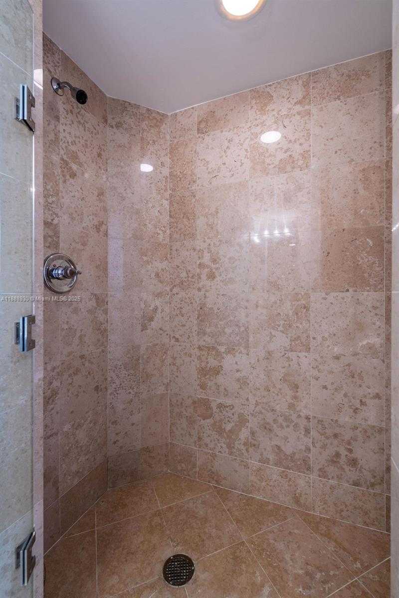 Small Image of 4779 COLLINS AVE #2206, Miami Beach Number 4