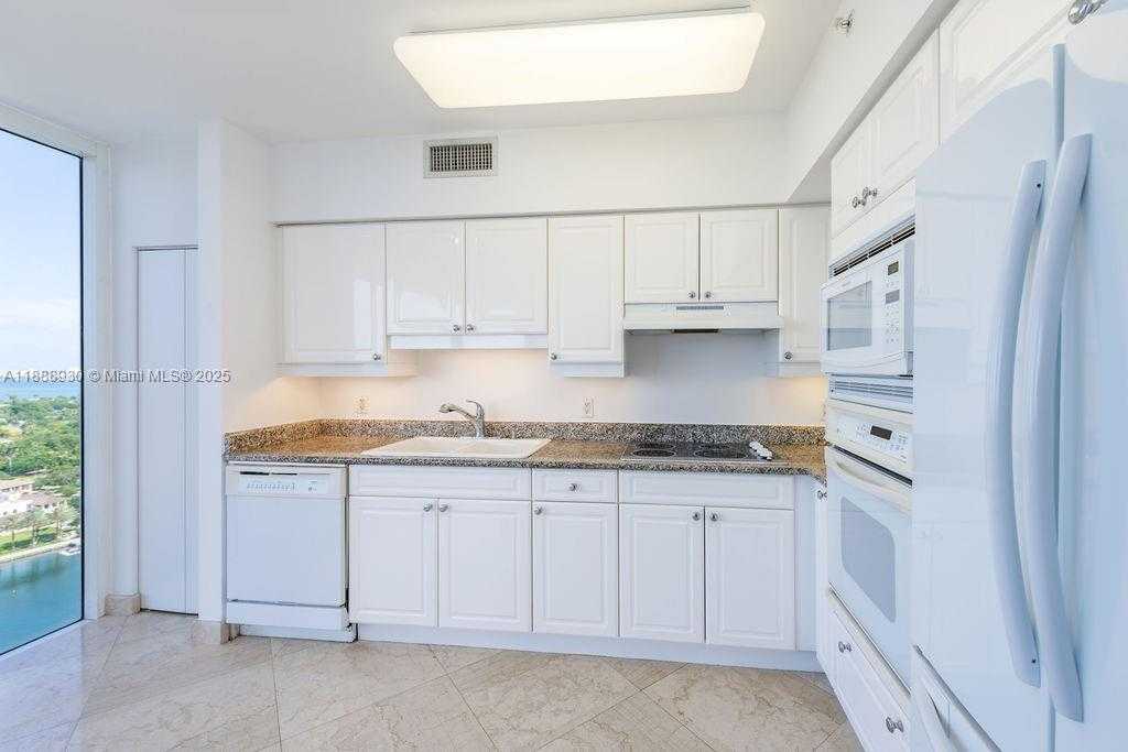 Small Image of 4779 COLLINS AVE #2206, Miami Beach Number 6