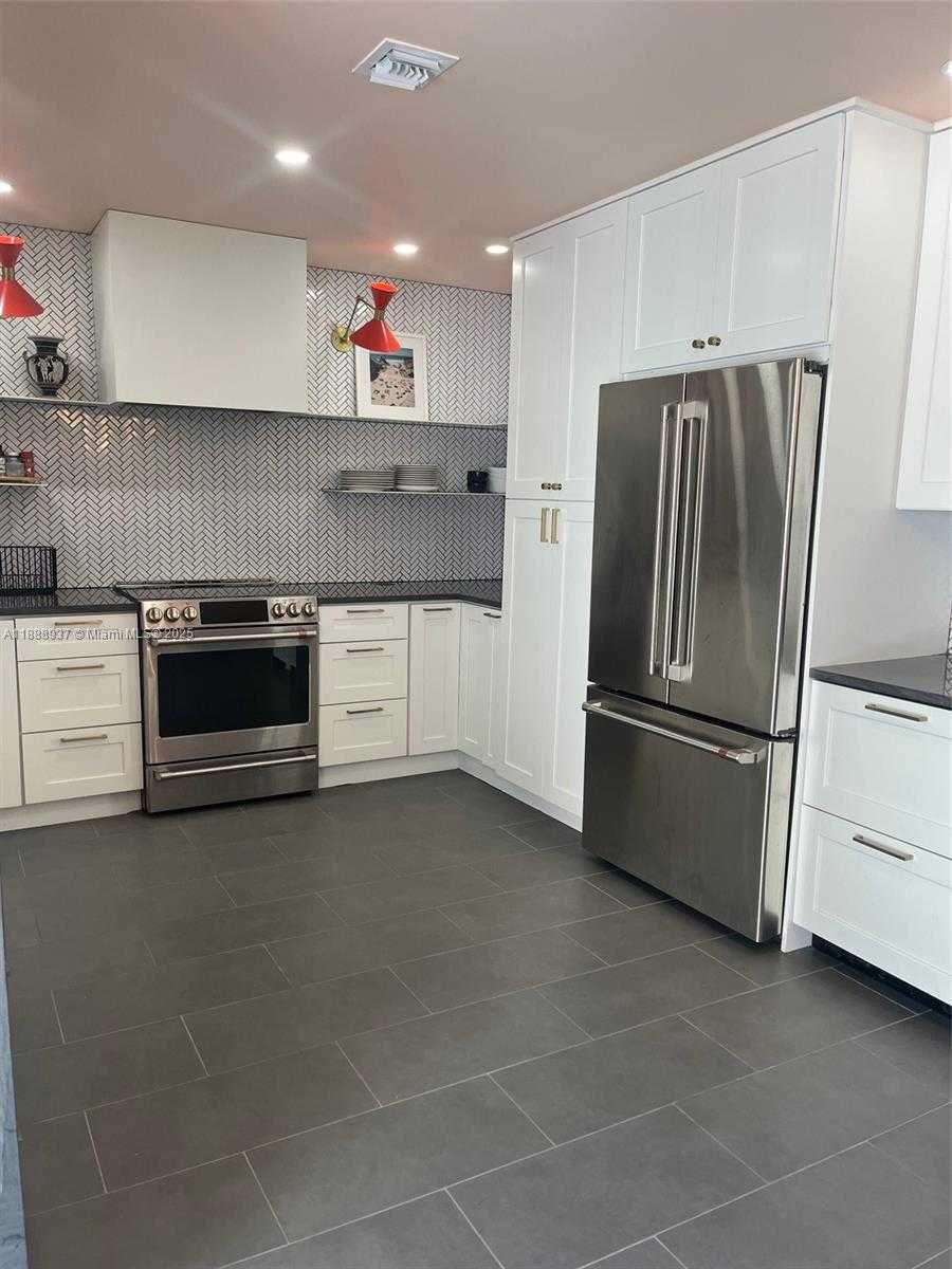 Small Image of 3220 POINSETTIA AVE #1, West Palm Beach Number 12