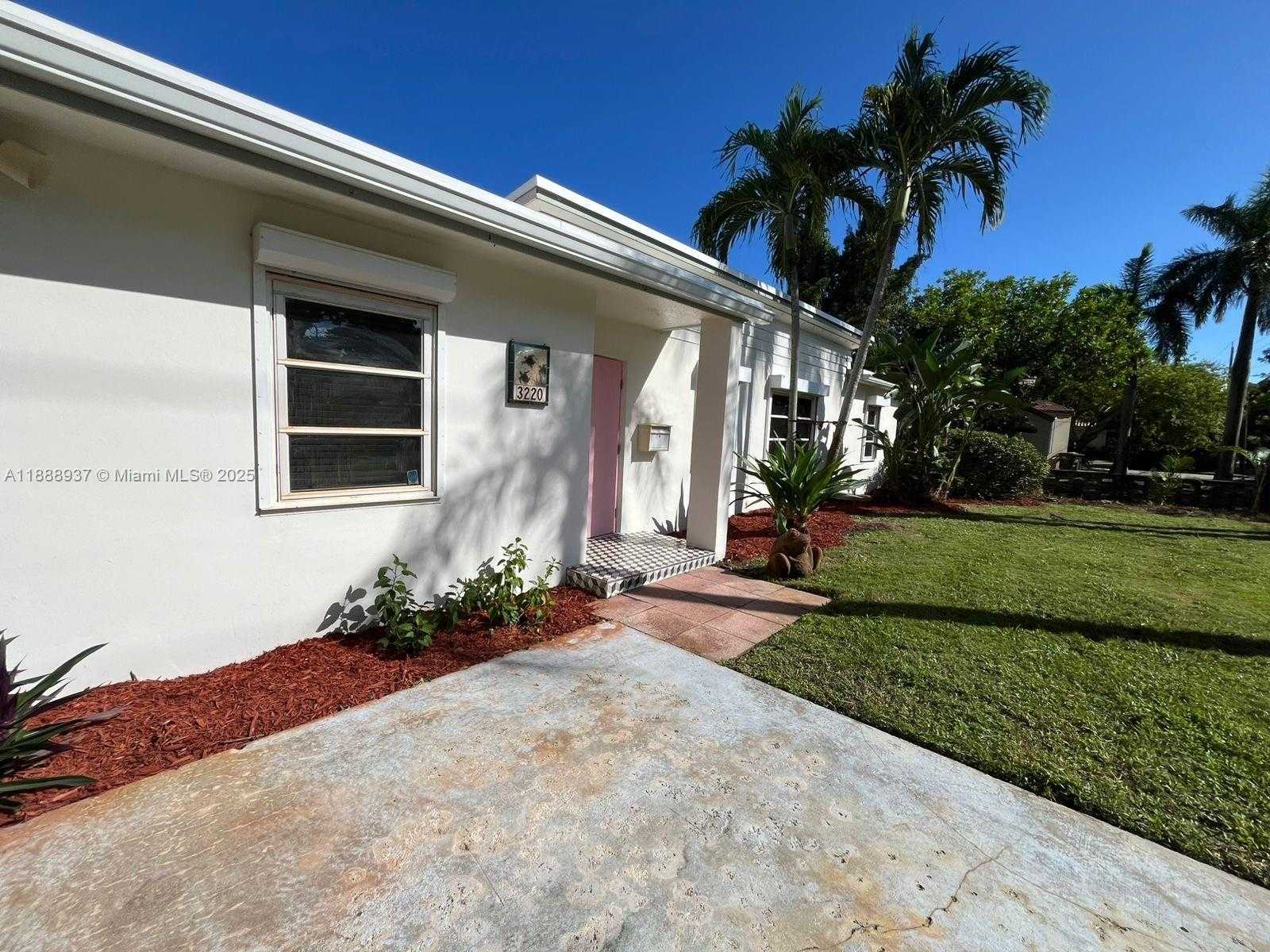 Small Image of 3220 POINSETTIA AVE #1, West Palm Beach Number 2