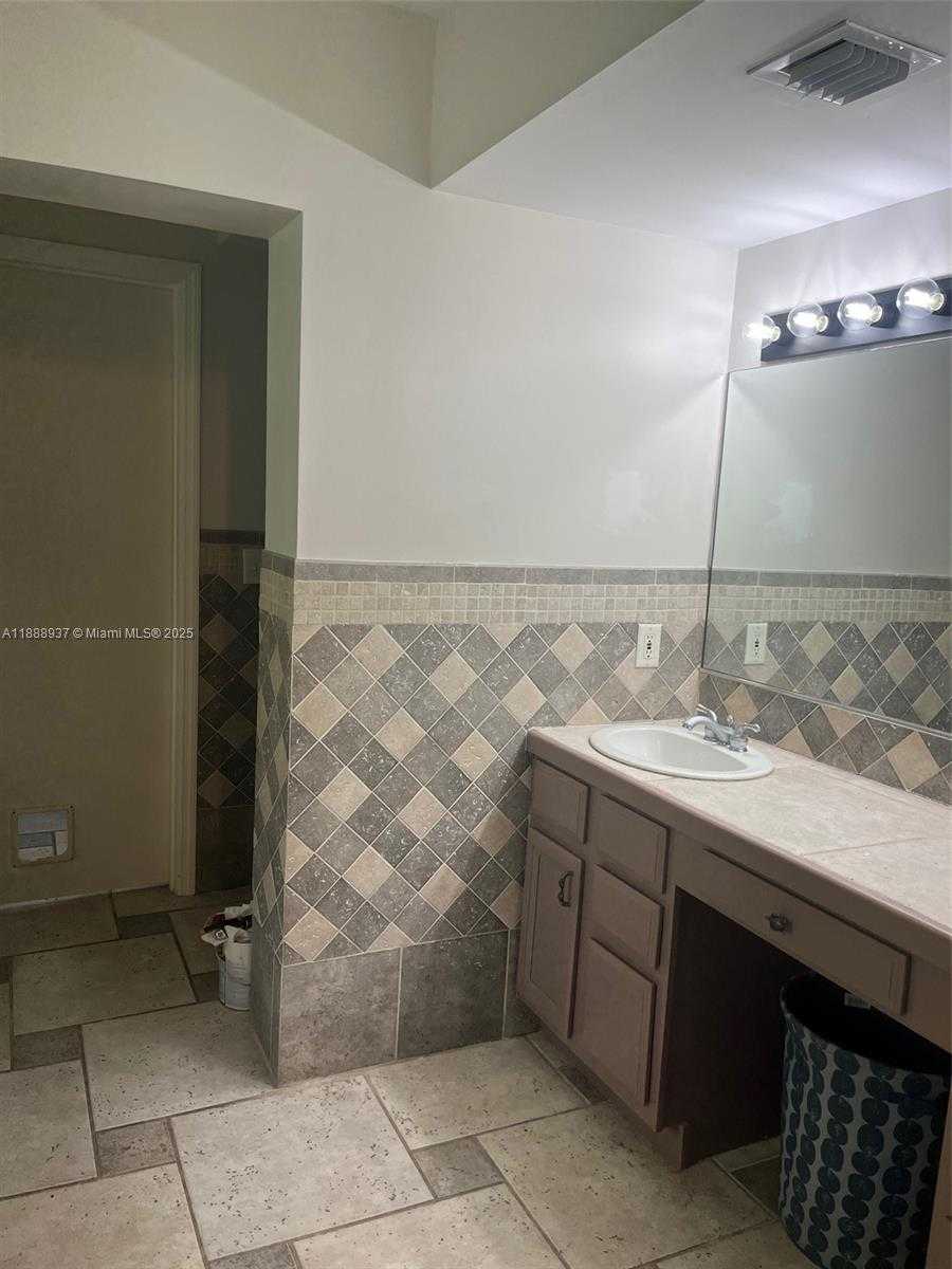 Small Image of 3220 POINSETTIA AVE #1, West Palm Beach Number 20