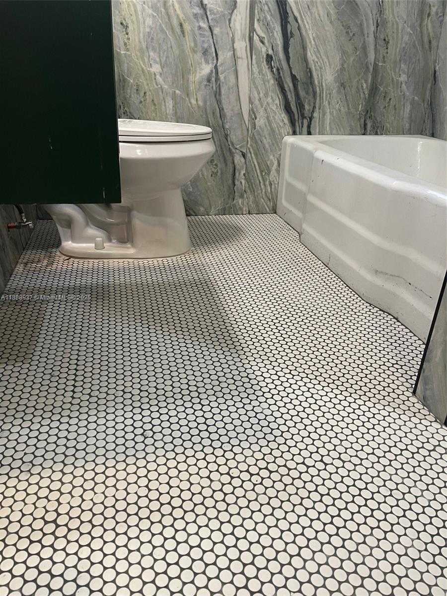 Small Image of 3220 POINSETTIA AVE #1, West Palm Beach Number 25