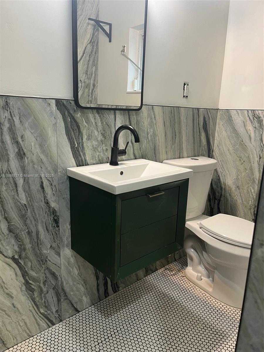 Small Image of 3220 POINSETTIA AVE #1, West Palm Beach Number 28