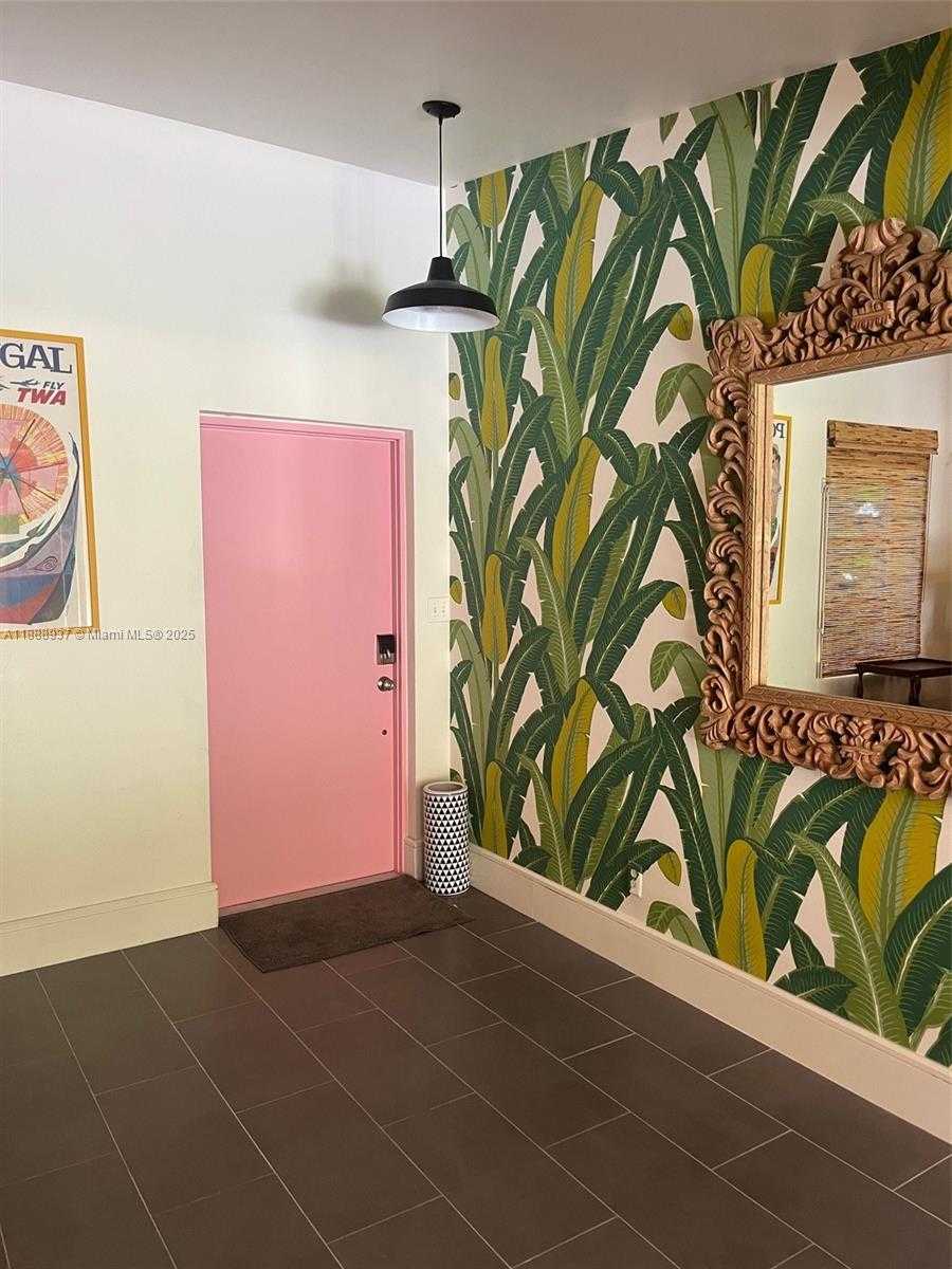 Small Image of 3220 POINSETTIA AVE #1, West Palm Beach Number 4