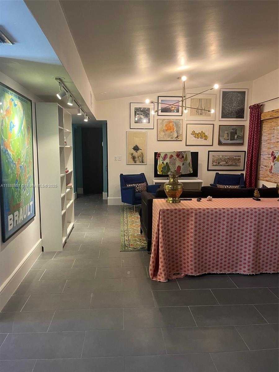 Small Image of 3220 POINSETTIA AVE #1, West Palm Beach Number 5