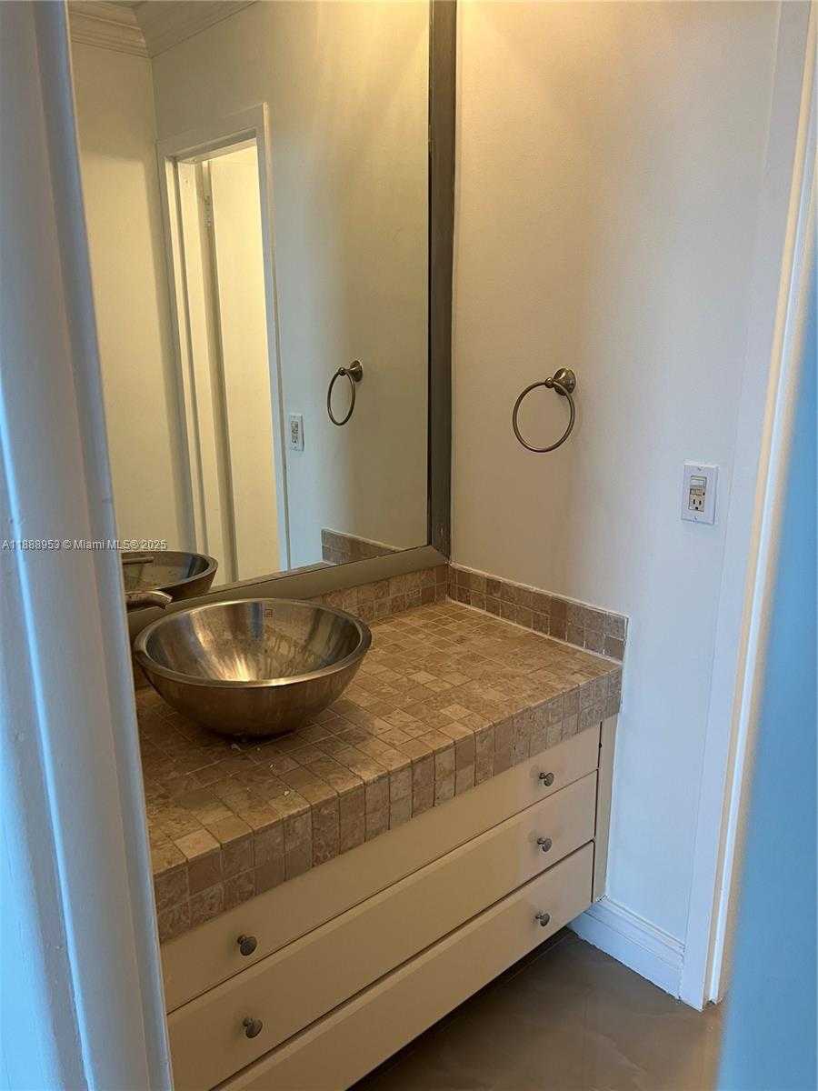 Small Image of 2020 NORTH EAST 135TH ST #711, North Miami Number 11