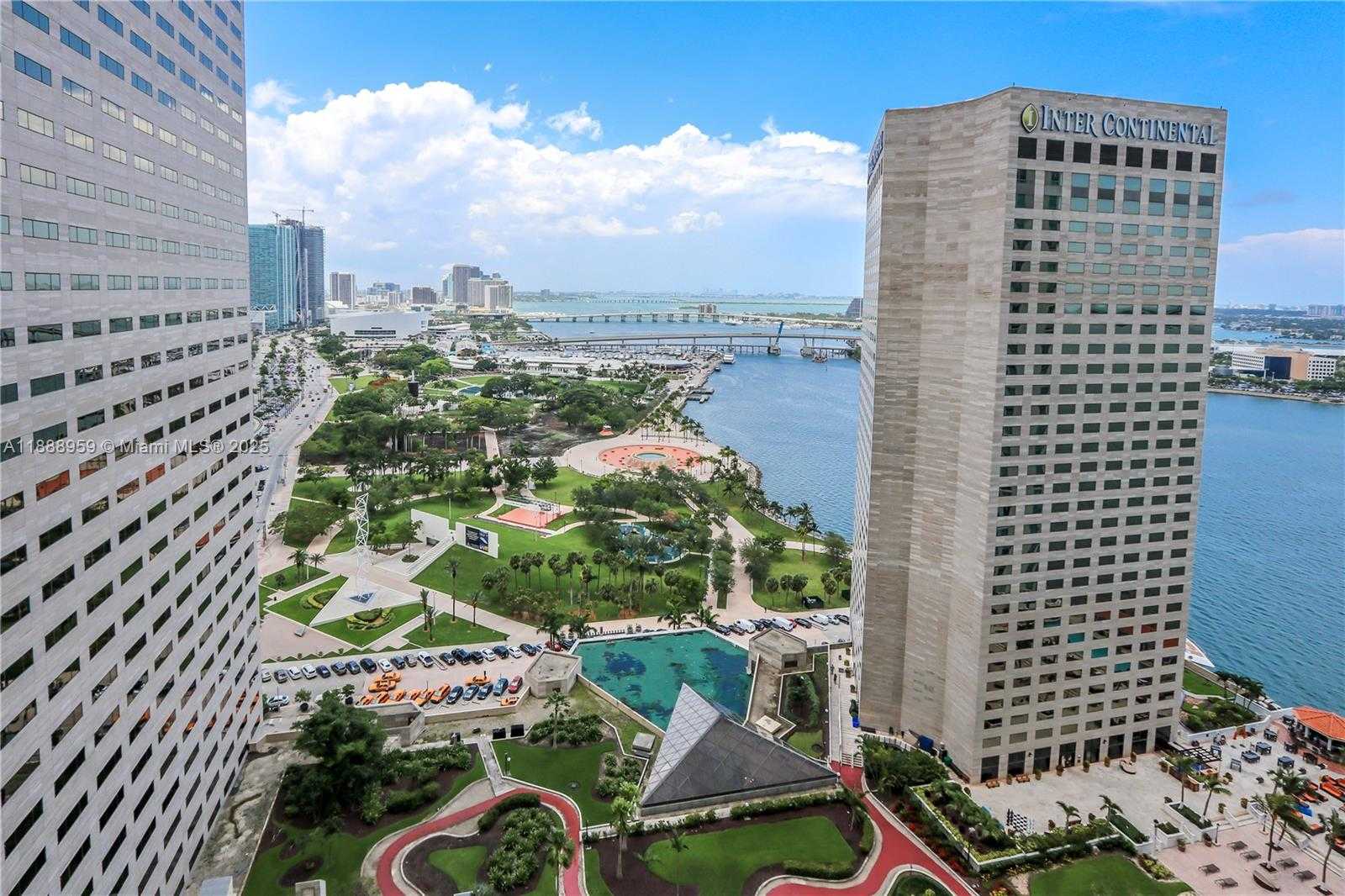 Small Image of 325 SOUTH BISCAYNE BLVD #2820, Miami Number 2