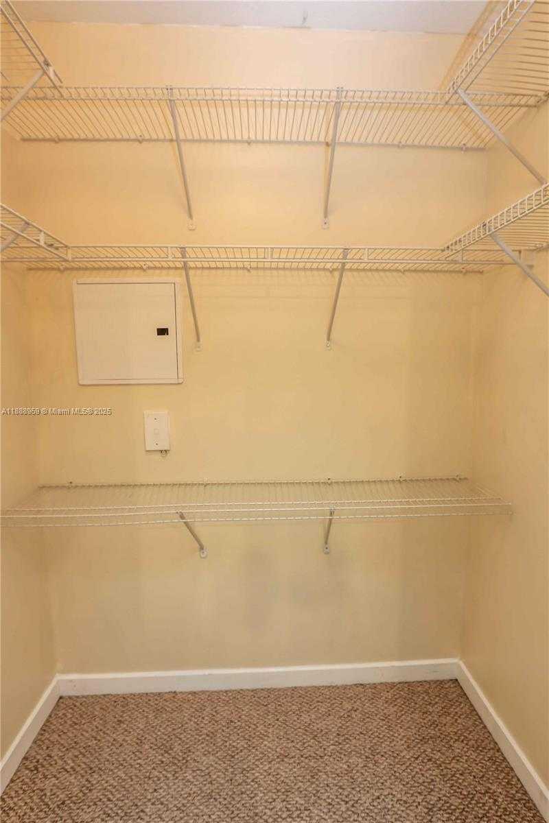Small Image of 325 SOUTH BISCAYNE BLVD #2820, Miami Number 7