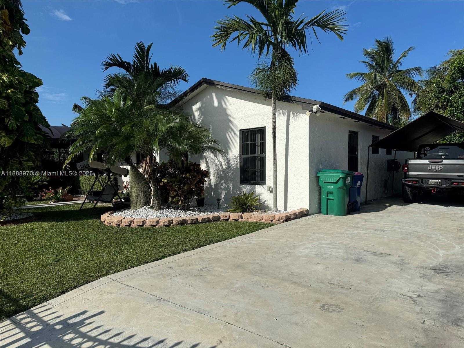 Small Image of 26553 SOUTH WEST 125TH CT, Homestead Number 3