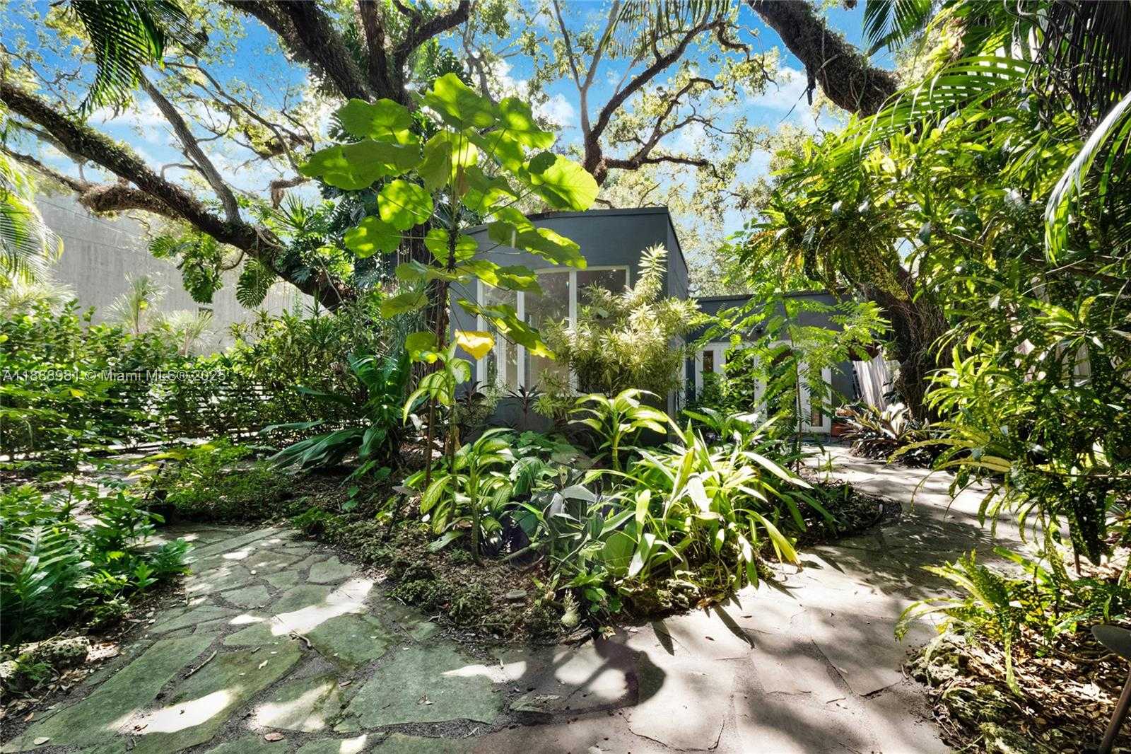 Small Image of 3940 LOQUAT AVE #3940, Miami Number 15