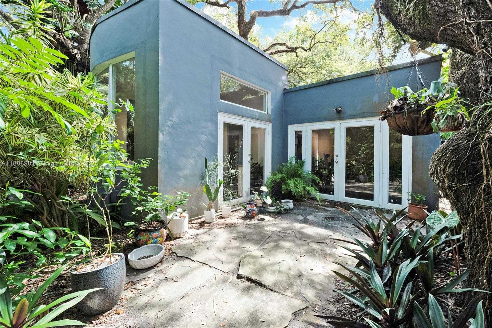 Small Image of 3940 LOQUAT AVE #3940, Miami Number 16