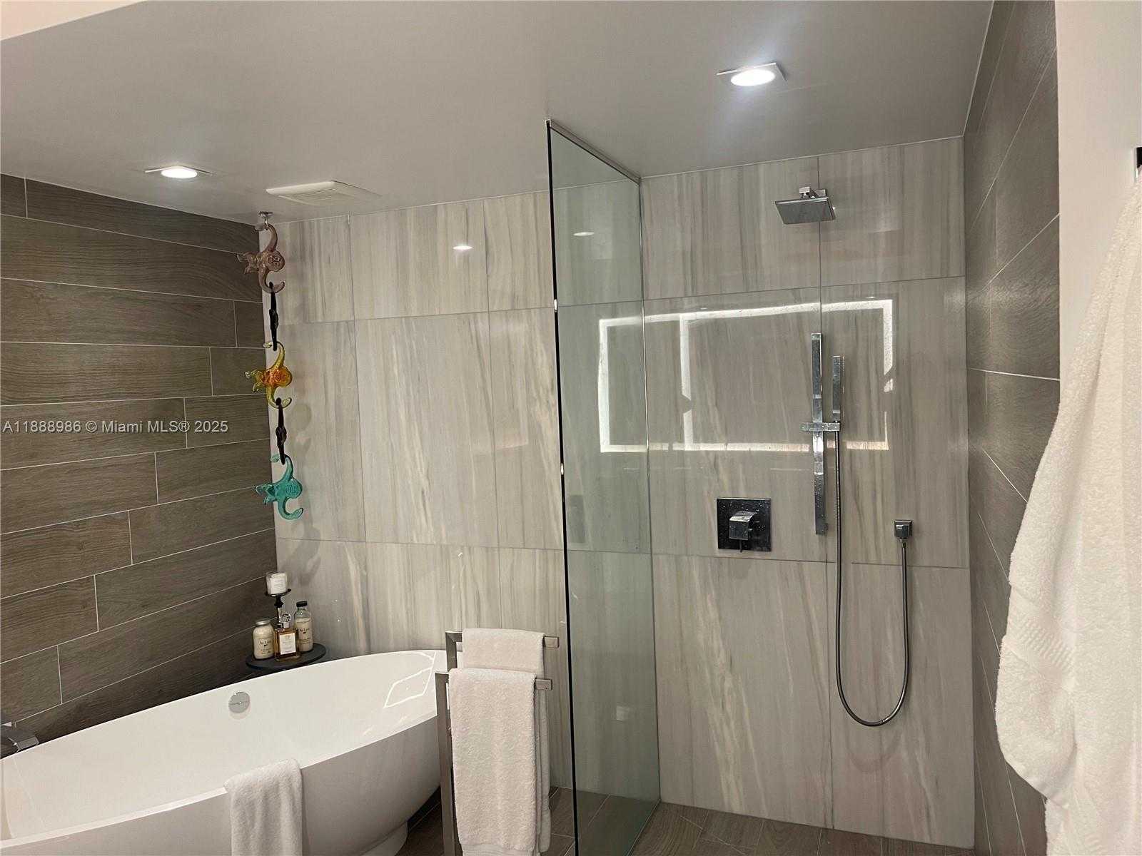 Small Image of Sunny Isles Beach Number 10