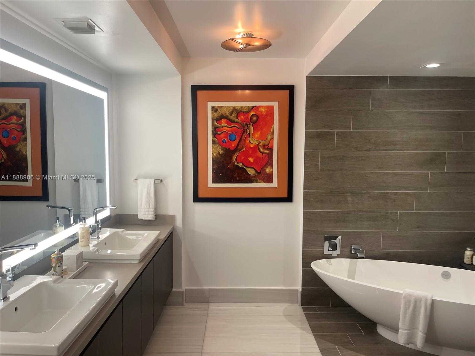 Small Image of Sunny Isles Beach Number 5