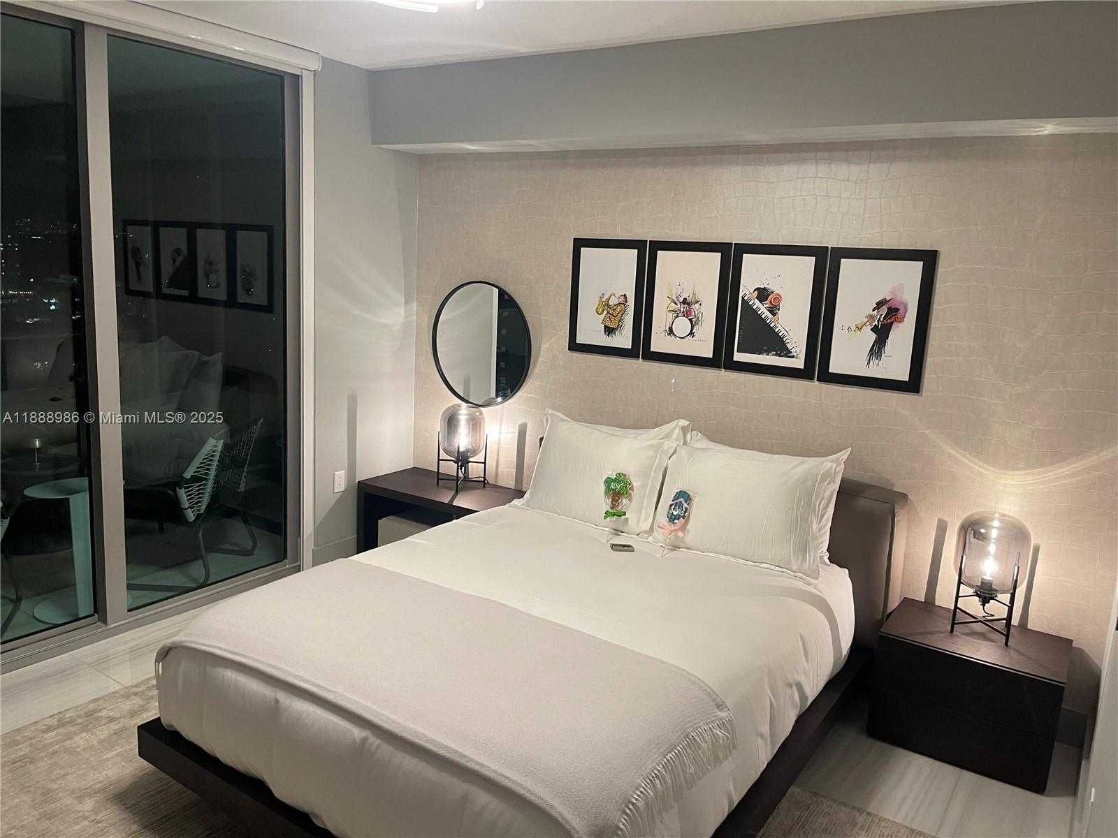 Small Image of Sunny Isles Beach Number 8