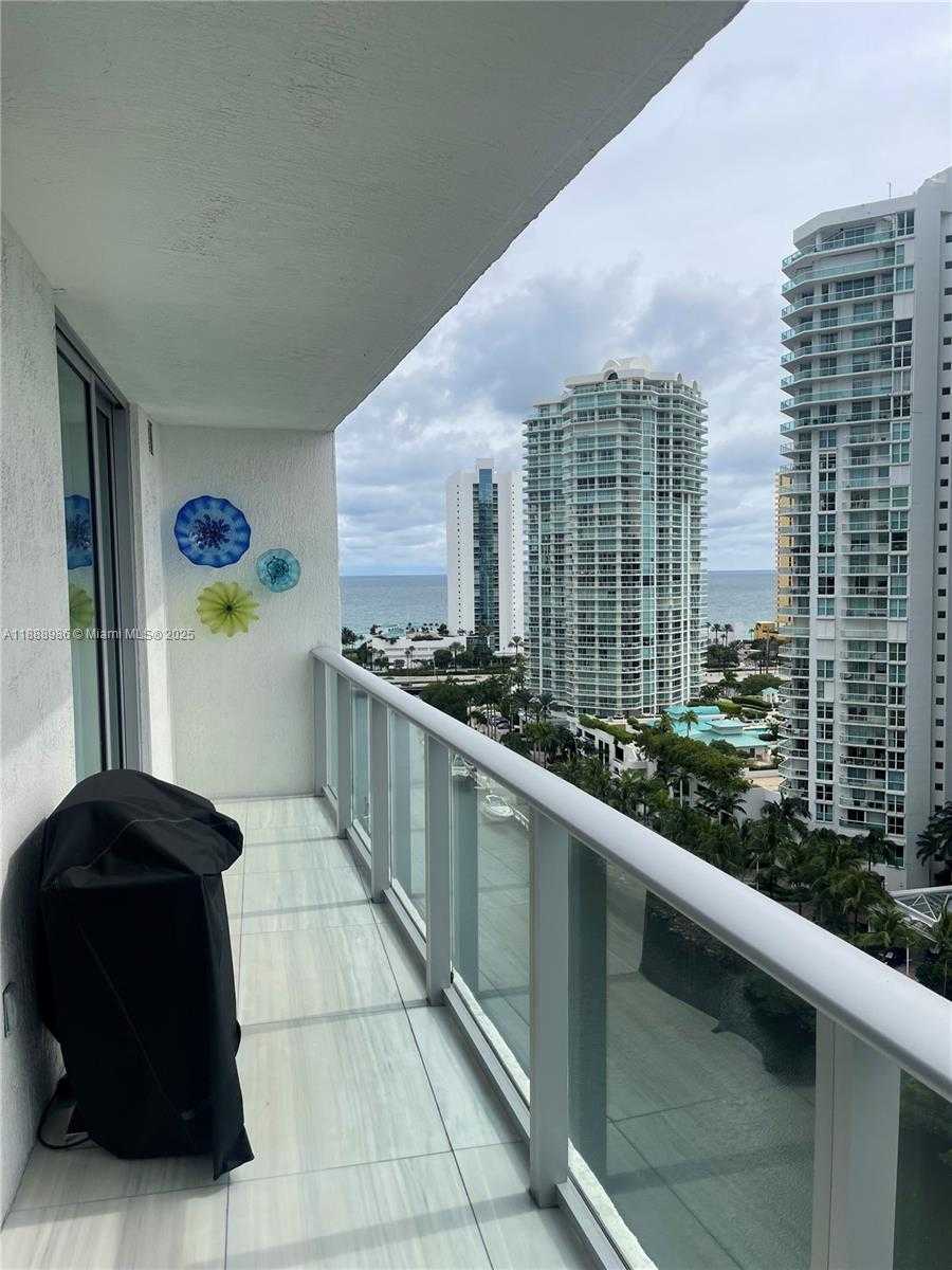 Small Image of Sunny Isles Beach Number 9