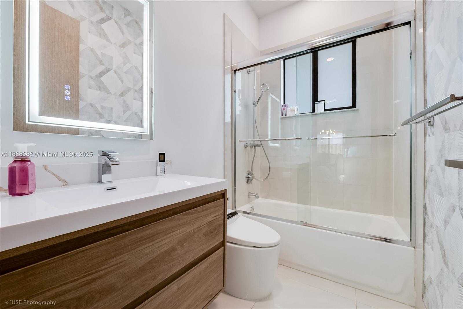 Small Image of 6236 SOUTH WEST 26TH ST, Miami Number 12